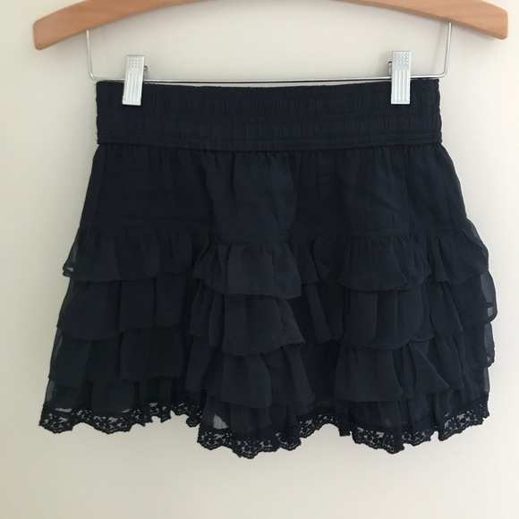 Abercrombie & Fitch Mini Ruffle Skirt Size S - Picture 4 of 7
